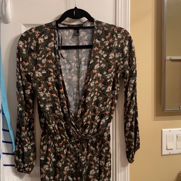 Romper - Picture 1 of 3